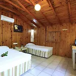 Leda Hotel Side