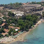 Leda Hotel Side