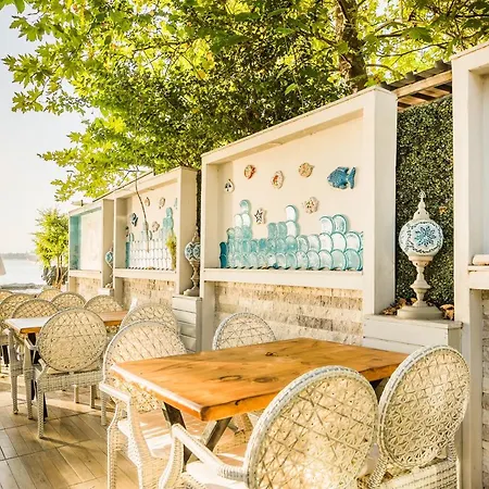 Hotel Leda