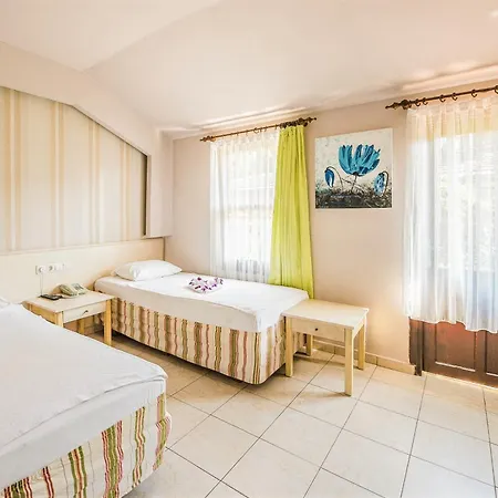 Hotel Leda Side