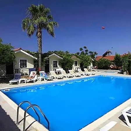 Leda Hotel Side