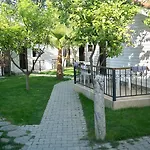 Ξενοδοχείο Leda