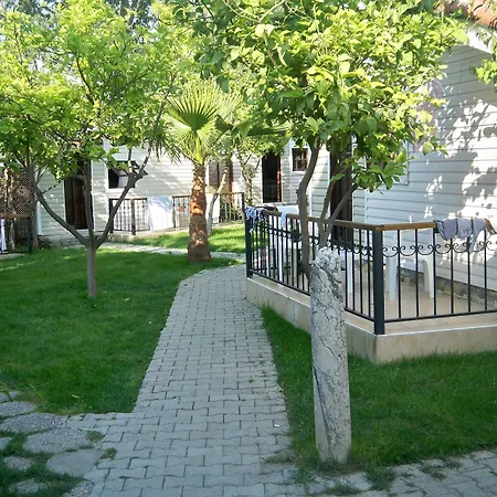 Hotel Leda